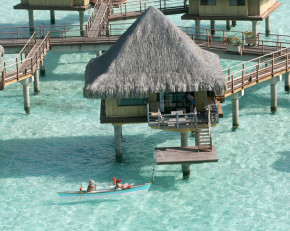 bora-bora-le-moana-beach-resort-kayaking